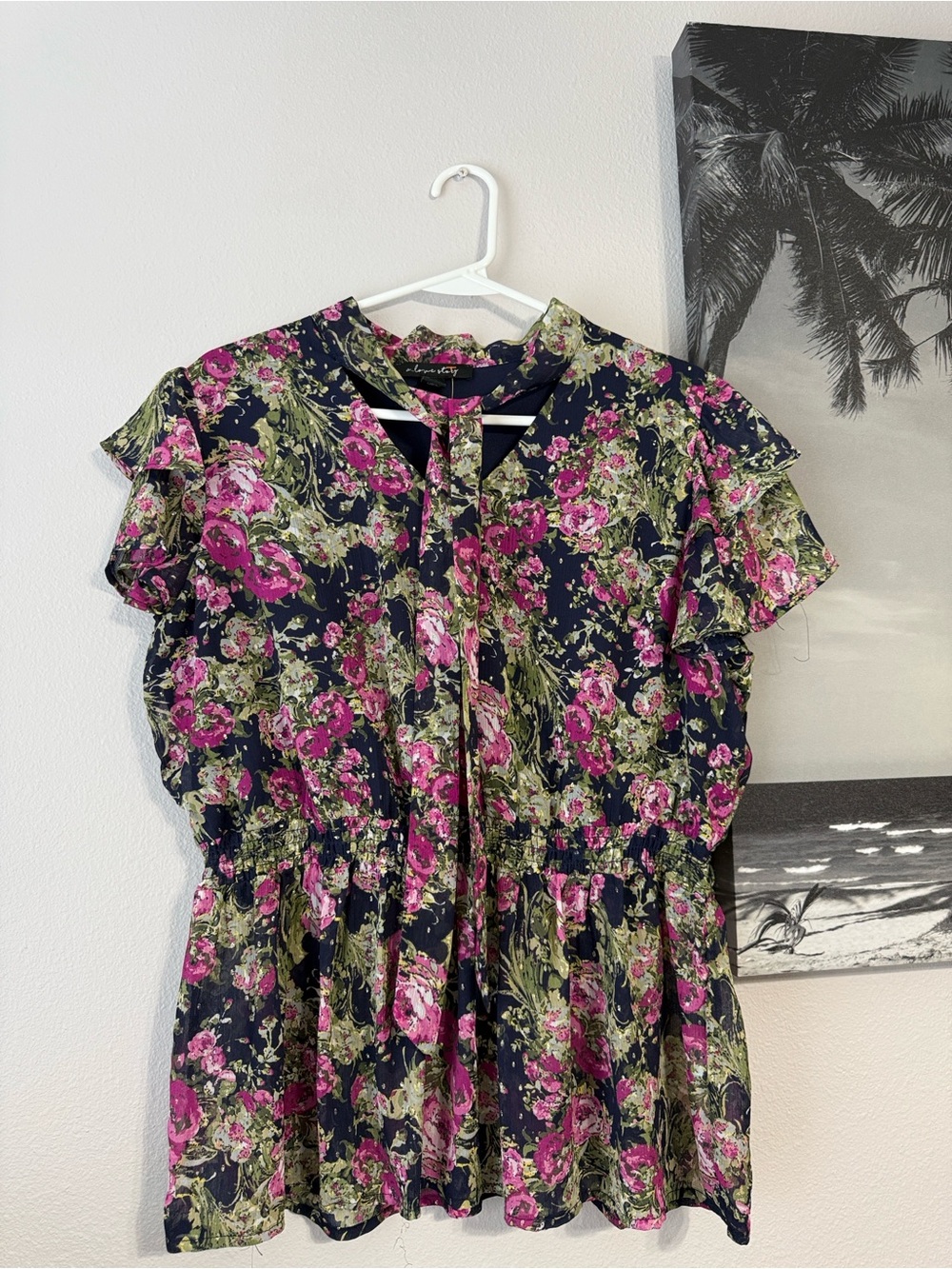 A Love Story Floral Blouse Large - Picture 9 of 9